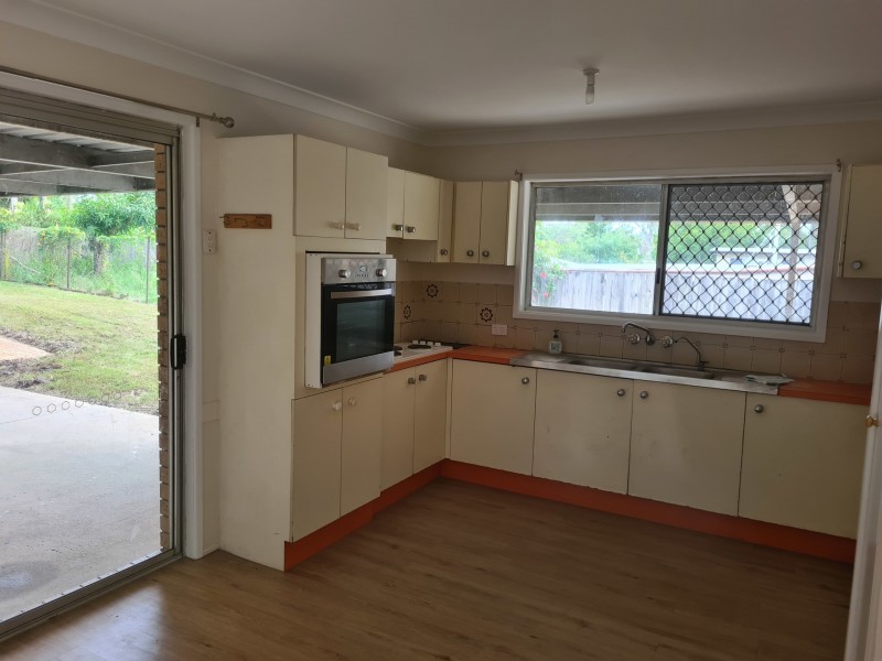 16 Green Road, Regents Park QLD 4118