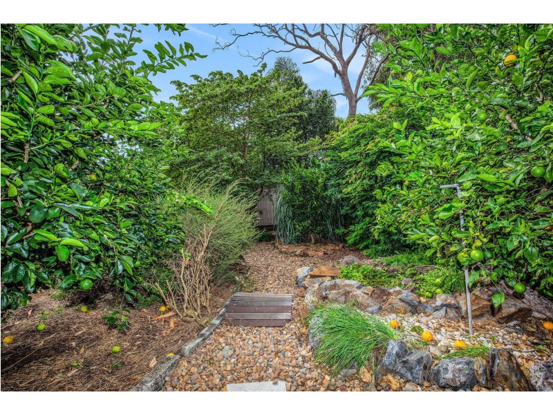 17 Heydon Street, Labrador QLD 4215