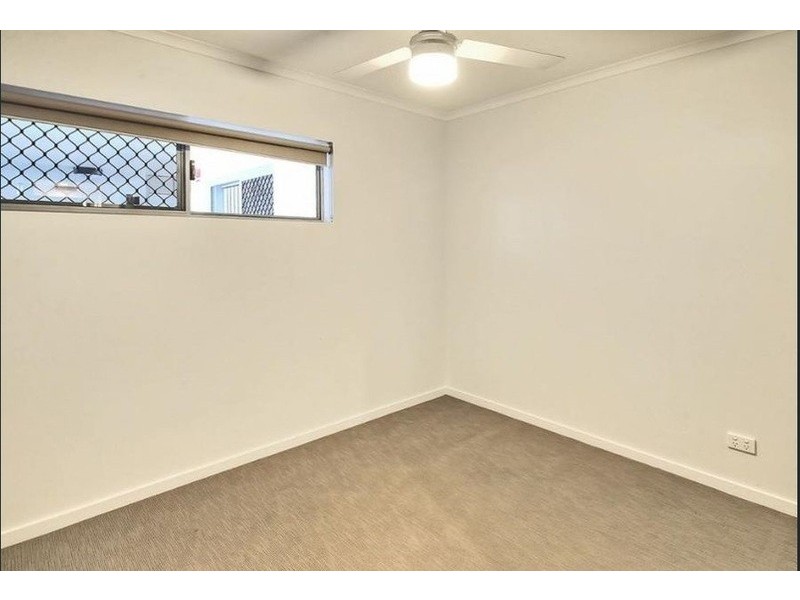 205/26 Macgroarty Street, Coopers Plains QLD 4108