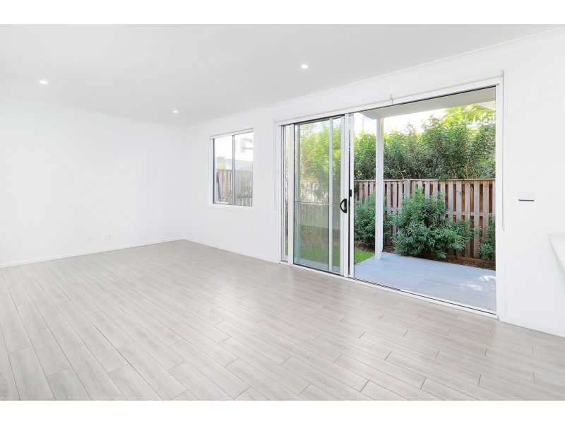 24/6 Park Cove Blvd, Hope Island QLD 4212