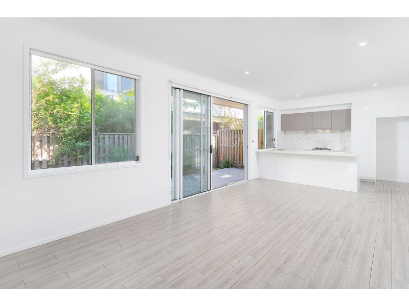 24/6 Park Cove Blvd, Hope Island QLD 4212