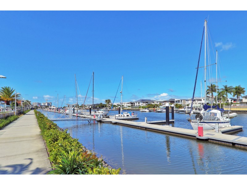 24/6 Park Cove Blvd, Hope Island QLD 4212