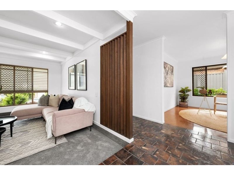 74 Bridgnorth Street, Carindale QLD 4152