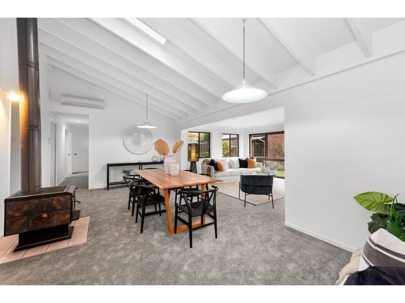 74 Bridgnorth Street, Carindale QLD 4152