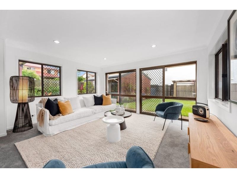 74 Bridgnorth Street, Carindale QLD 4152