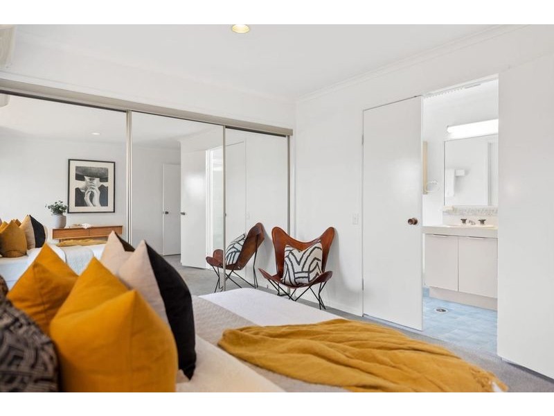 74 Bridgnorth Street, Carindale QLD 4152