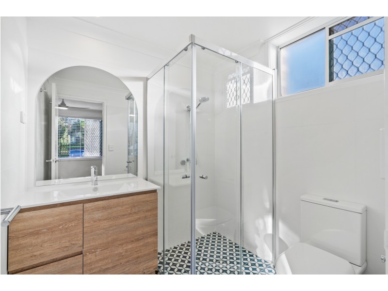2/12 Parr Street, Biggera Waters QLD 4216