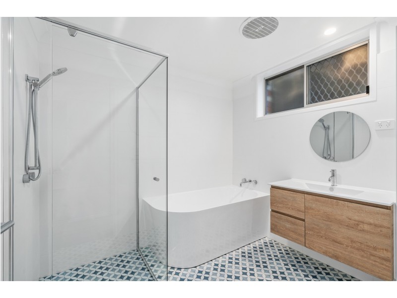 2/12 Parr Street, Biggera Waters QLD 4216