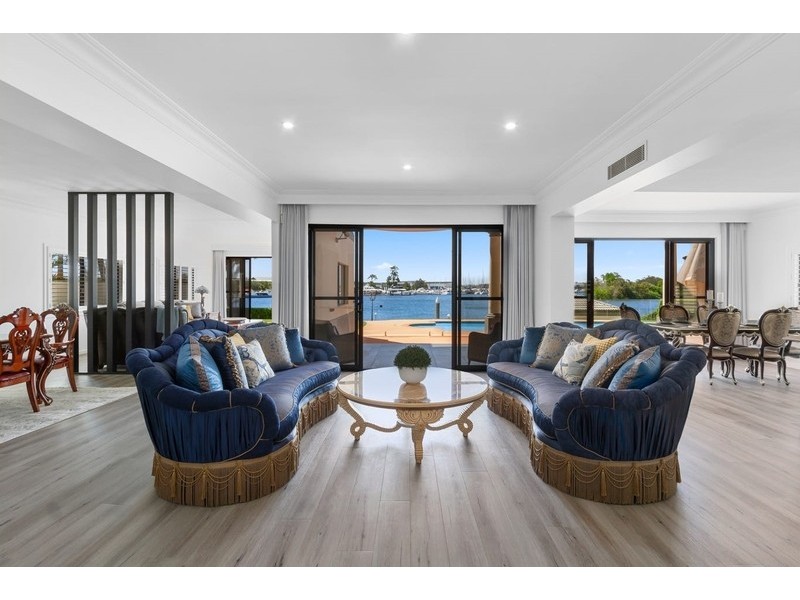 3115 Riverleigh Drive, Hope Island QLD 4212