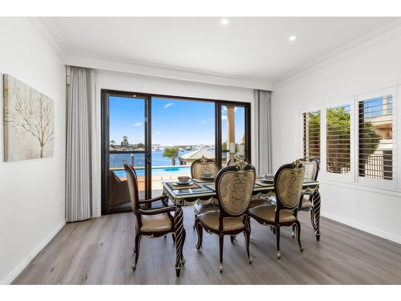 3115 Riverleigh Drive, Hope Island QLD 4212
