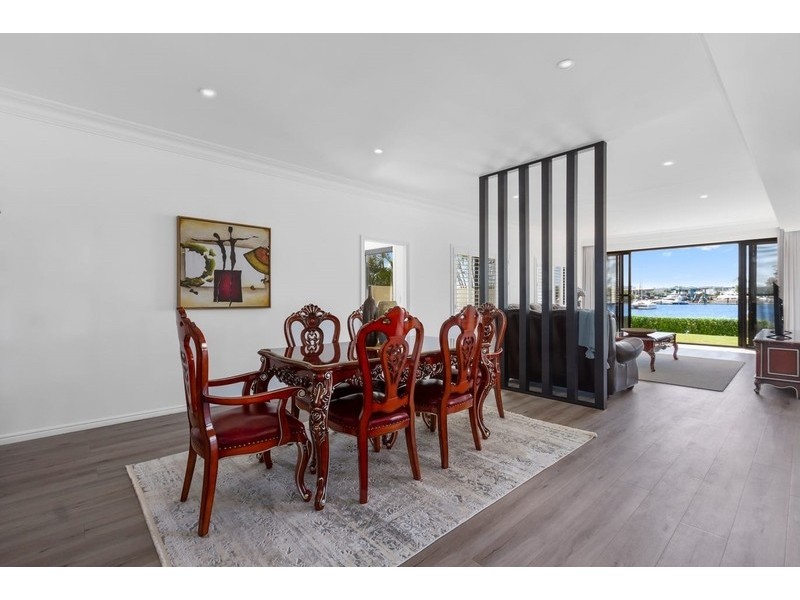 3115 Riverleigh Drive, Hope Island QLD 4212