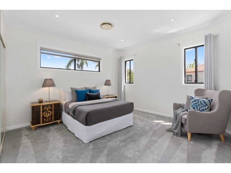3115 Riverleigh Drive, Hope Island QLD 4212