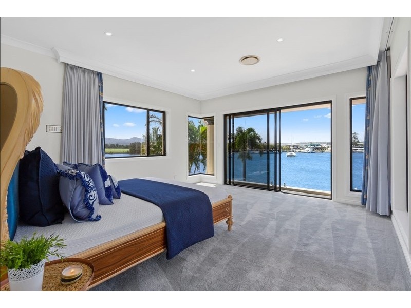3115 Riverleigh Drive, Hope Island QLD 4212