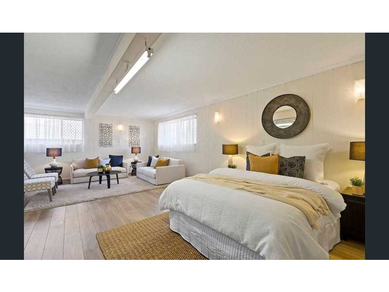 14 Dolphin Street, Macgregor QLD 4109