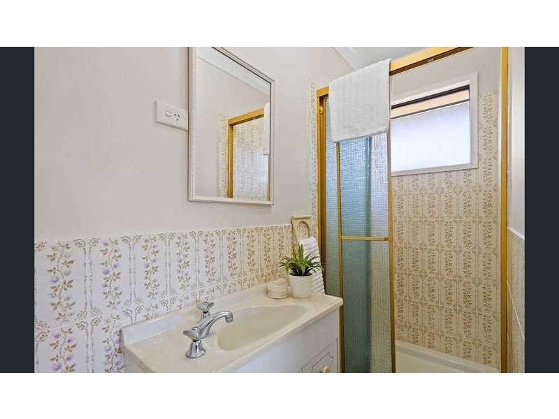 14 Dolphin Street, Macgregor QLD 4109