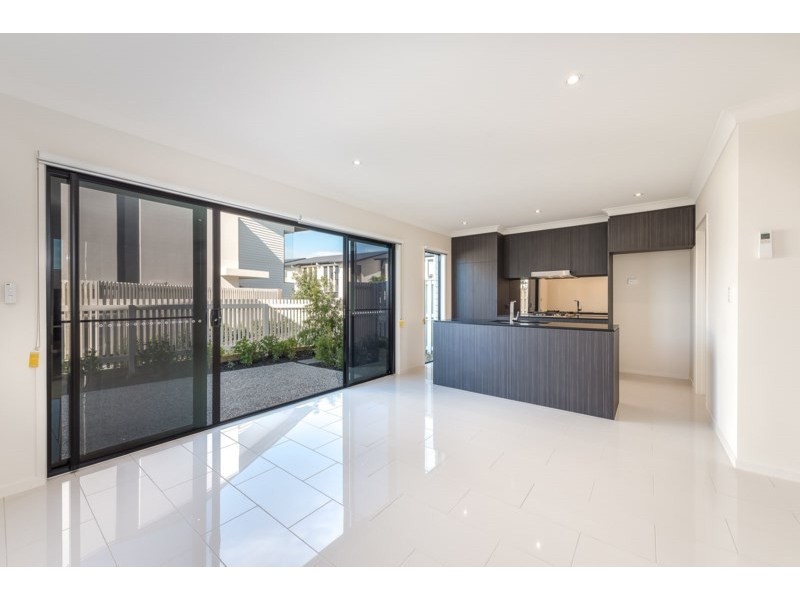1 Ancora Crescent, Hope Island QLD 4212