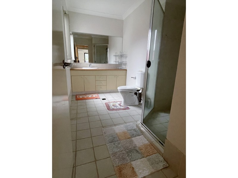 2/27 Lantau Crescent, Varsity Lakes QLD 4227