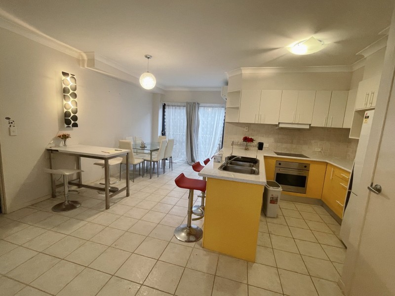 2/27 Lantau Crescent, Varsity Lakes QLD 4227