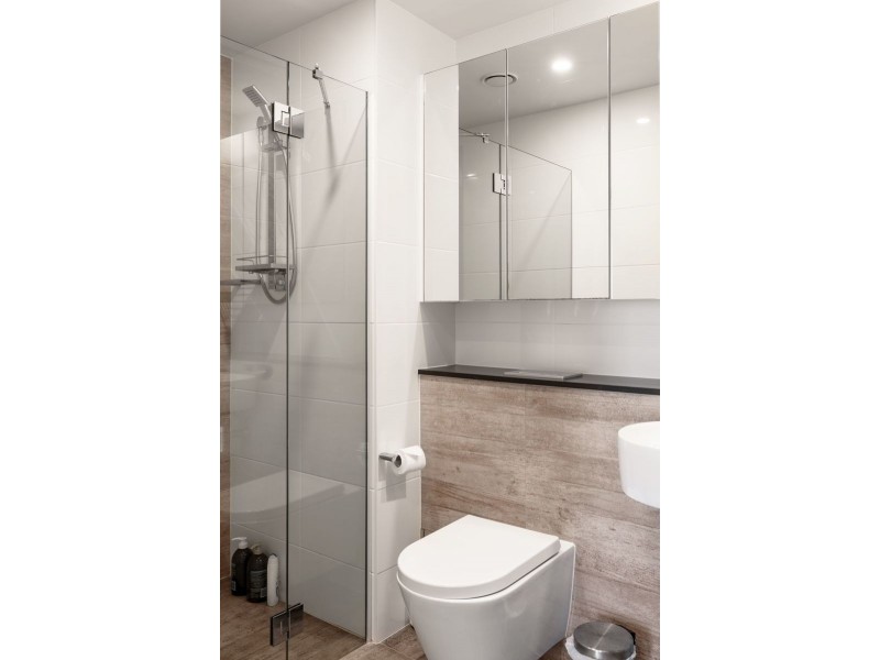 2911/2 Como Cres, Southport QLD 4215