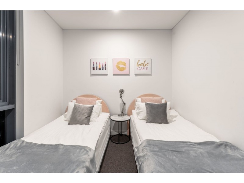 2911/2 Como Cres, Southport QLD 4215