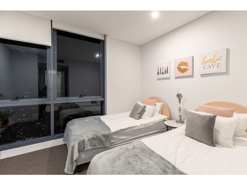 2911/2 Como Cres, Southport QLD 4215