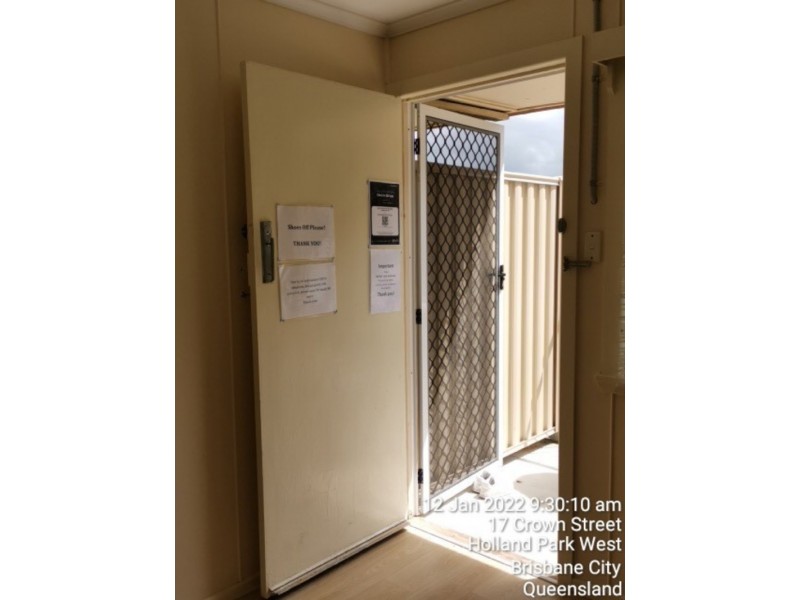 17 Crown Street, Holland Park West QLD 4121