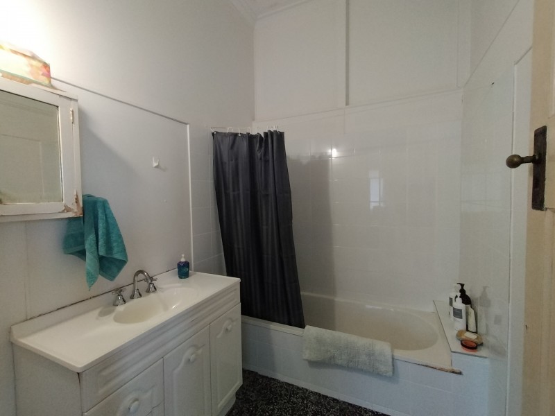 17 Crown Street, Holland Park West QLD 4121