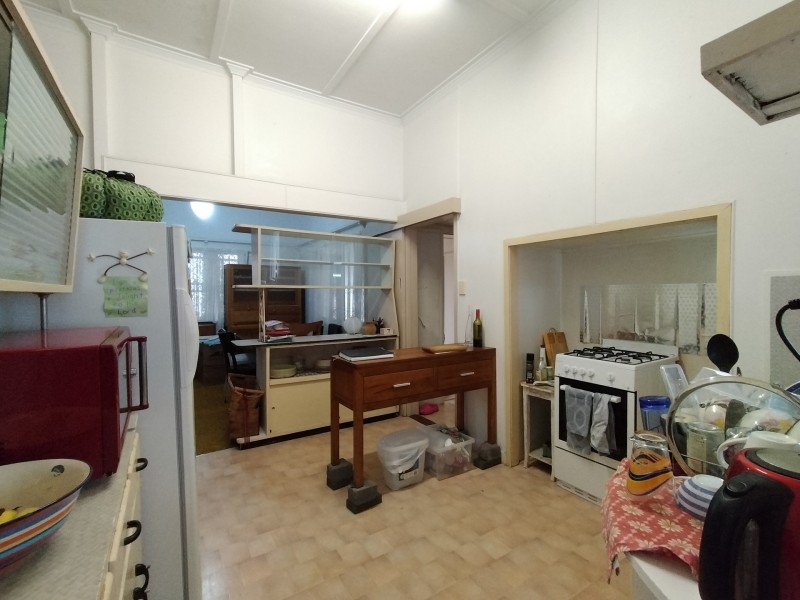 17 Crown Street, Holland Park West QLD 4121