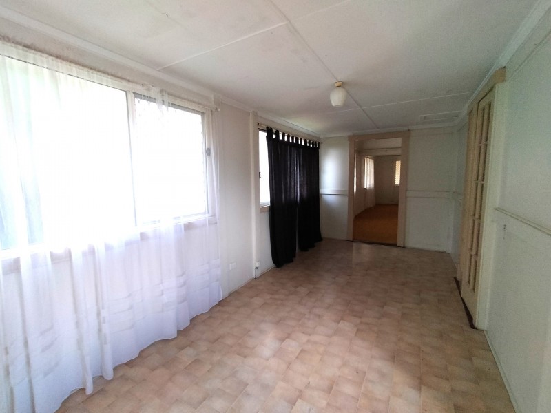 17 Crown Street, Holland Park West QLD 4121