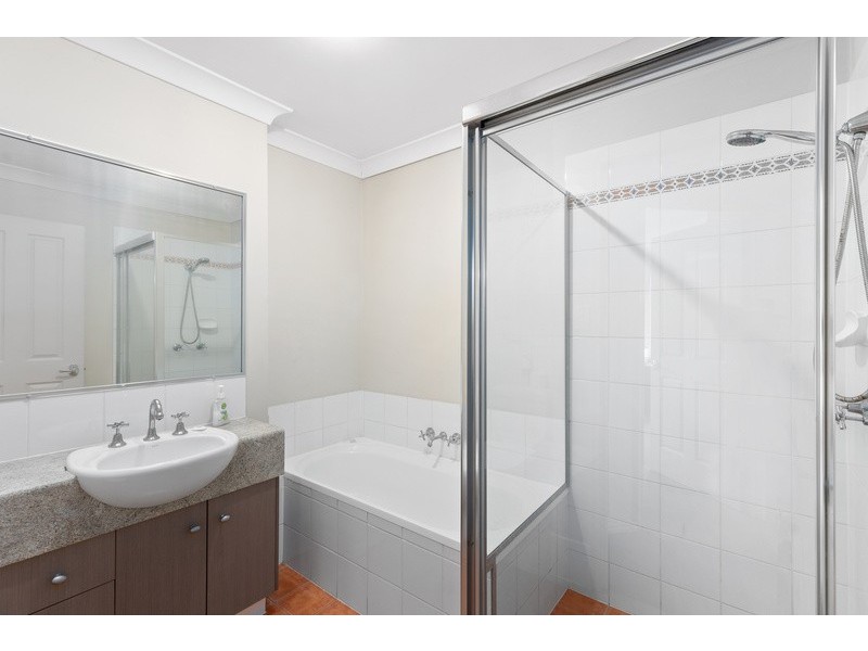 9/100 Oakmont, Oxley QLD 4075