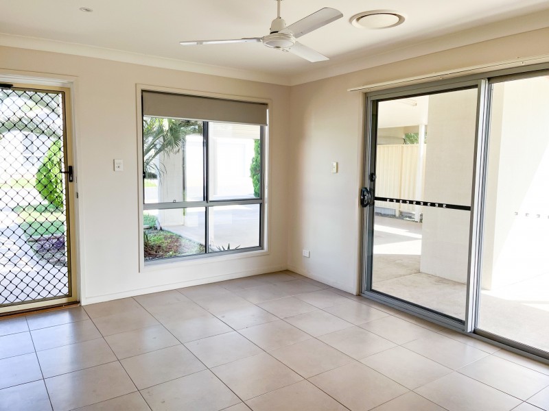 73 Centenary Dr Nth, Middlemount QLD 4746