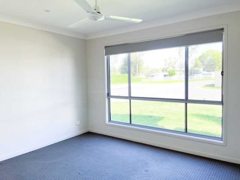 73 Centenary Dr Nth, Middlemount QLD 4746