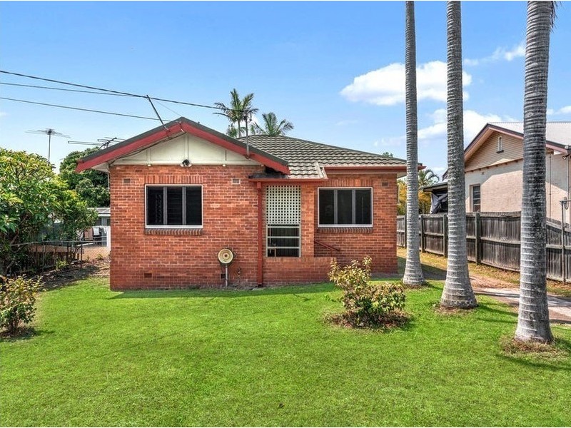 77 Gatling Road, Cannon Hill QLD 4170