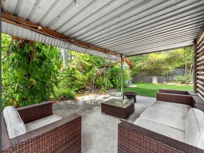 77 Gatling Road, Cannon Hill QLD 4170