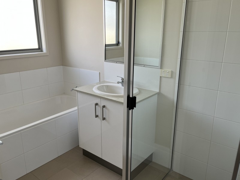 73 Centenary Dr Nth, Middlemount QLD 4746