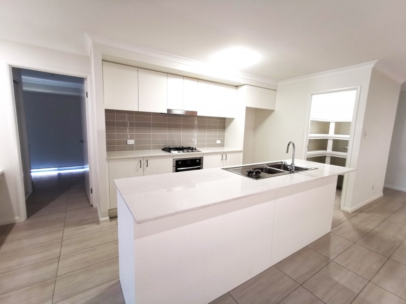 22 Woodline Drive, Spring Mountain QLD 4124