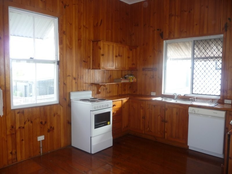 42 Avondale Ave, Annerley QLD 4103