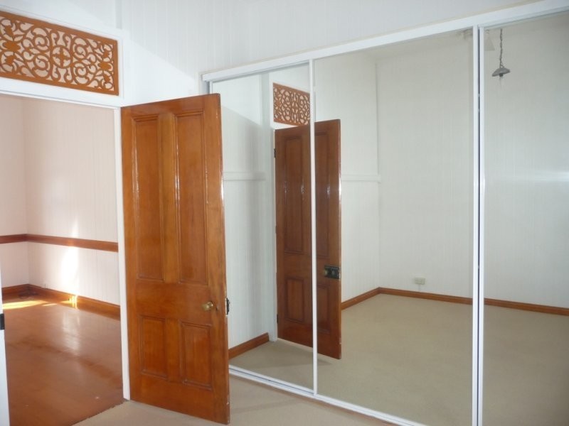 42 Avondale Ave, Annerley QLD 4103