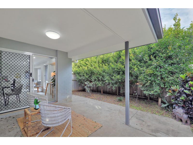 6 Beachwood Street, Redland Bay QLD 4165