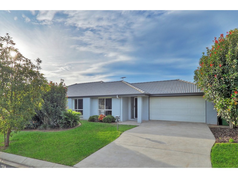 6 Beachwood Street, Redland Bay QLD 4165