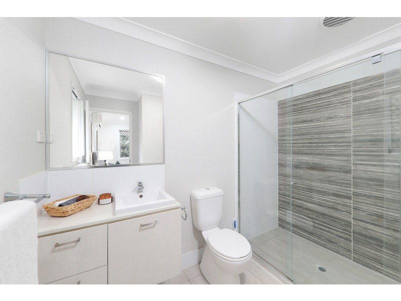 6 Beachwood Street, Redland Bay QLD 4165