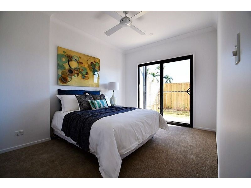 24 Park Cove Blvd, Hope Island QLD 4212