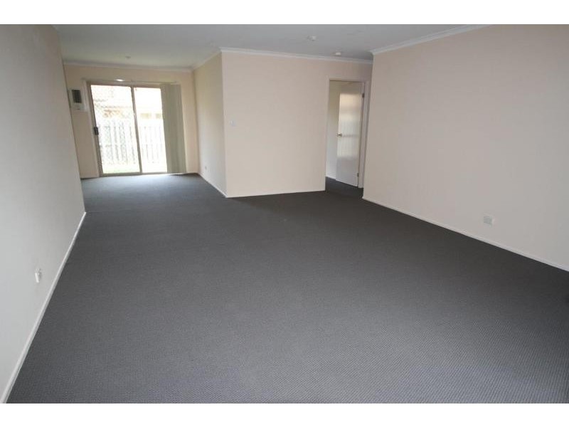 2/6 Rosegum Place, Redbank Plains QLD 4301