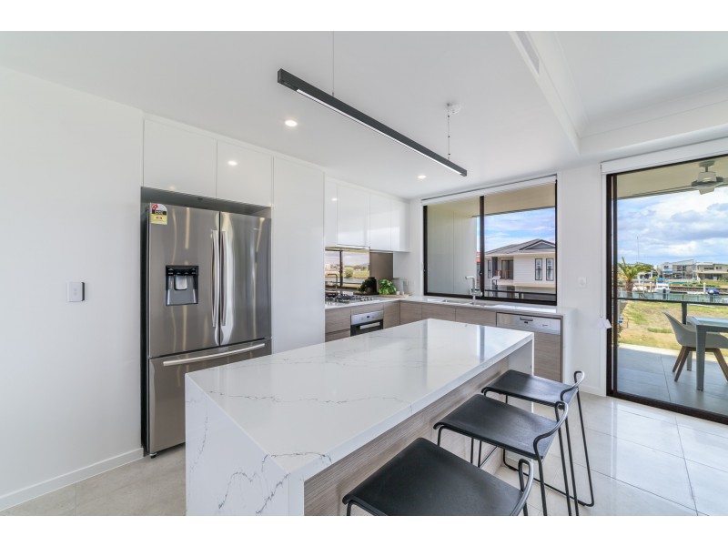 44 Park Cove Blvd, Hope Island QLD 4212