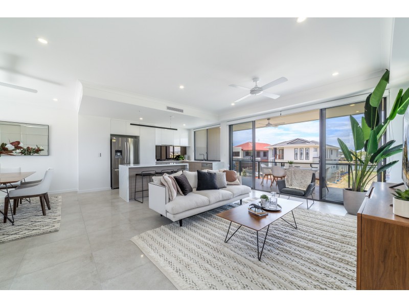 44 Park Cove Blvd, Hope Island QLD 4212