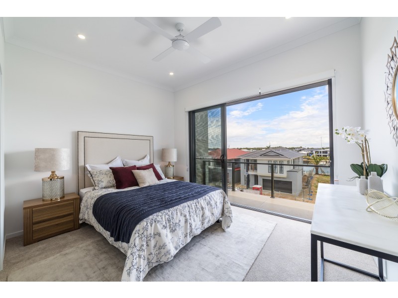 44 Park Cove Blvd, Hope Island QLD 4212