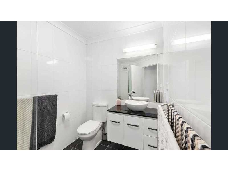 2-10 coolgardie street, Elanora QLD 4221