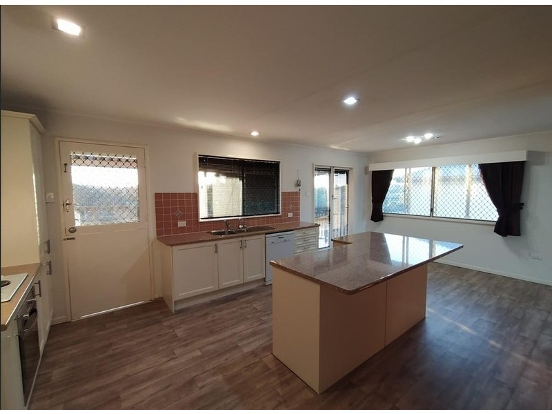 34 Cresthaven Drive, Mansfield QLD 4122