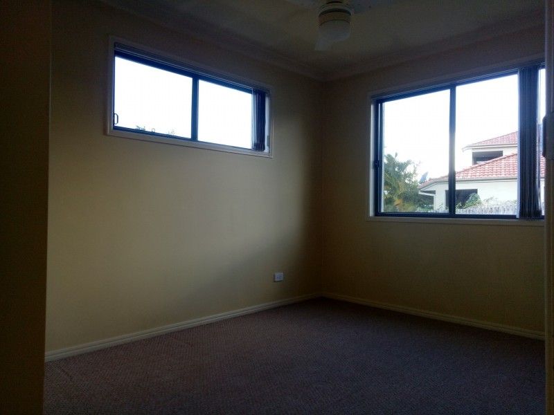 16/1-15 Santa Isobel Blvd, Pacific Pines QLD 4211