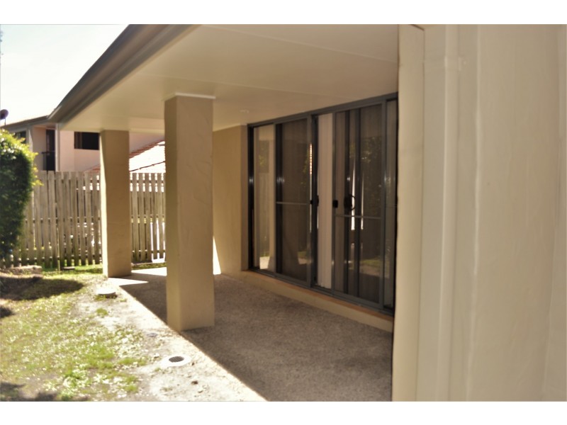16/1-15 Santa Isobel Blvd, Pacific Pines QLD 4211